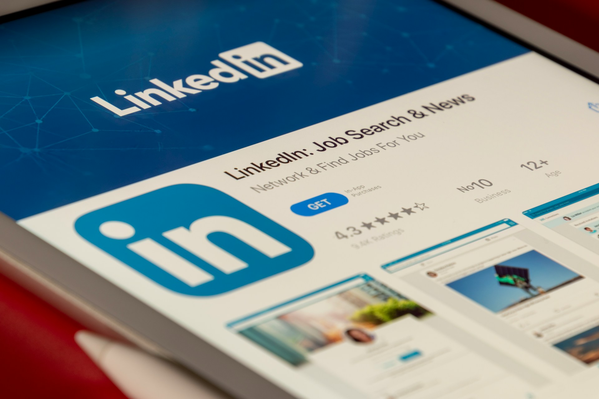 Why Don’t People Post on LinkedIn?